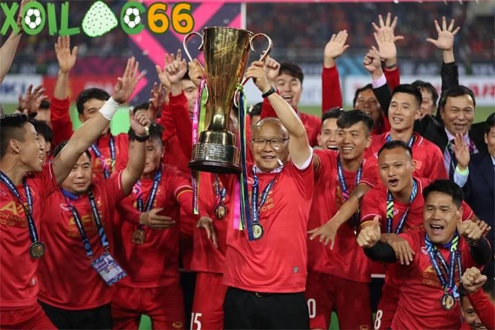 HLV Park Hang Seo cùng đội tuyển Việt Nam lên ngôi tại AFF Suzuki Cup 2018