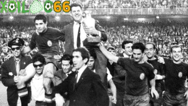 Kỳ Euro đầu tiên được tổ chức năm 1964 và Tây Ban Nha là nhà vô địch