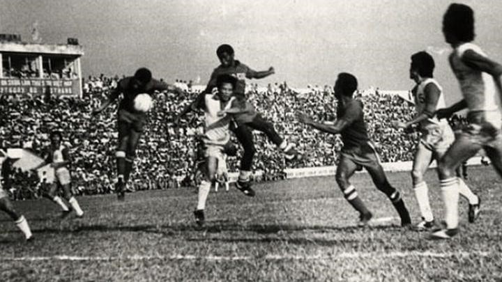 Trận đấu bóng đá thời kỳ đầu tại Việt Nam